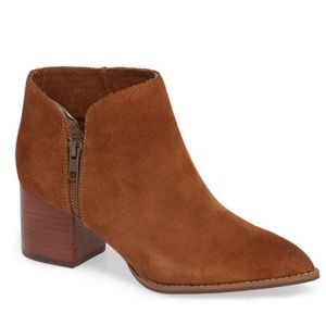 ✨⭐️SALE⭐️✨Seychelles Chaparral- Suede Booties